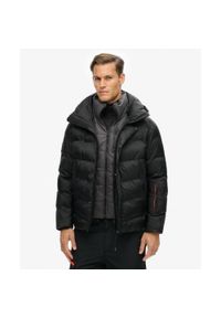 Superdry - Kurtka narciarska SPORT z pikowaniami. Kolor: czarny. Długość rękawa: długi rękaw. Styl: sportowy #1