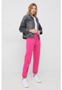 DKNY - Dkny spodnie dresowe damskie kolor różowy gładkie. Kolor: różowy. Materiał: dresówka. Wzór: gładki #2