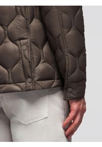 Ombre Clothing - Pikowana kurtka męska w koszulowym fasonie – khaki V3 - Rozmiar: XXL. Okazja: na co dzień. Kolor: brązowy. Materiał: poliester, materiał. Wzór: aplikacja. Styl: casual, elegancki #10