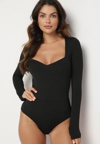 Born2be - Czarne Body z Wiskozą i Kwadratowym Dekoltem Labiene. Okazja: na co dzień. Typ kołnierza: dekolt kwadratowy. Kolor: czarny. Materiał: wiskoza. Długość rękawa: długi rękaw. Długość: długie. Styl: casual, elegancki #1