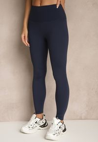 Renee - Granatowy Komplet Sportowy Legginsy i T-shirt o Dopasowanym Kroju Silanessa. Kolor: niebieski