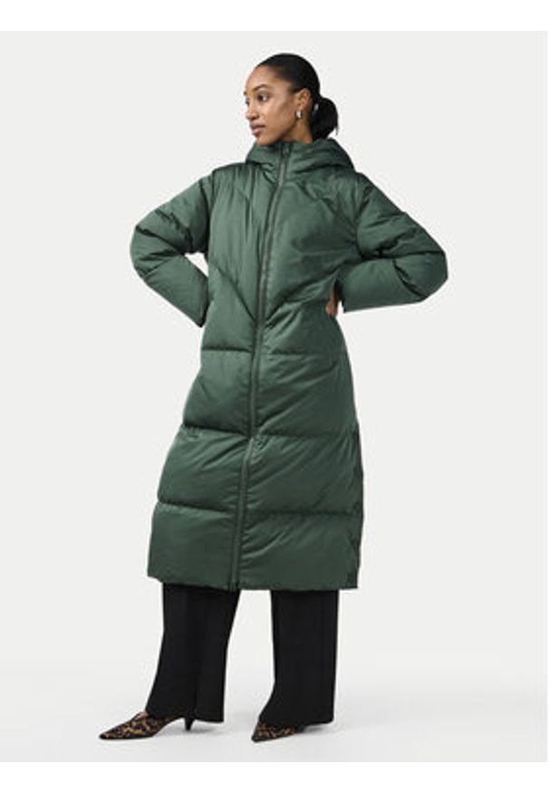 YAS Płaszcz zimowy 26030707 Zielony Regular Fit. Kolor: zielony. Materiał: syntetyk. Sezon: zima