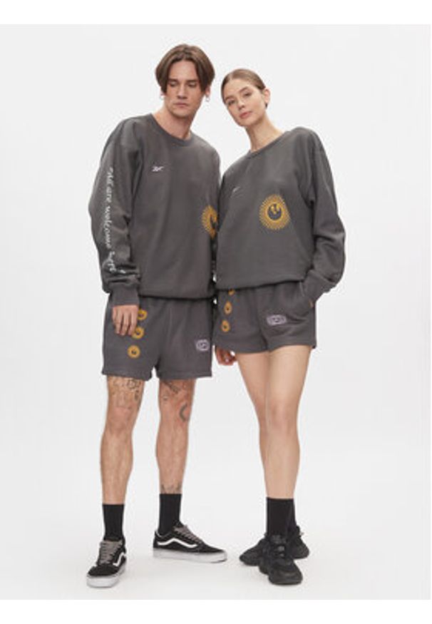 Reebok Szorty sportowe Classics Good Vibes Shorts HT6118 Szary. Kolor: szary. Materiał: bawełna