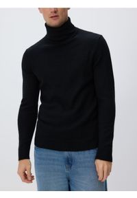 Reserved - Sweter z wełną merino - czarny. Typ kołnierza: golf. Kolor: czarny. Materiał: wełna #1