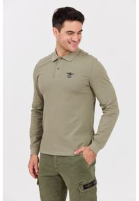 Aeronautica Militare - AERONAUTICA MILITARE Zielony męski longsleeve polo. Okazja: na co dzień. Typ kołnierza: polo. Kolor: zielony. Materiał: bawełna, materiał. Długość rękawa: długi rękaw. Styl: casual #6