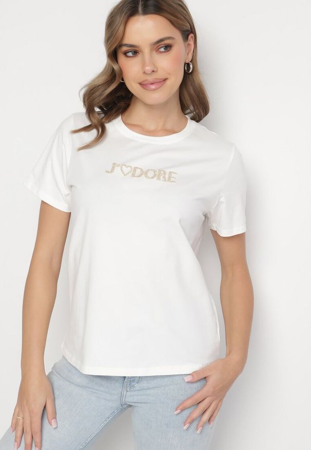 Born2be - Biały Bawełniany T-shirt Ozdobiony Napisem Nalaviraen. Okazja: na randkę, na co dzień, na spacer. Kolor: biały. Materiał: bawełna. Wzór: aplikacja, napisy. Styl: casual, elegancki