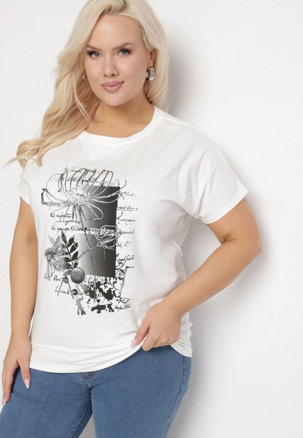 Born2be - Biały Bawełniany T-shirt z Metalicznym Nadrukiem Farilna. Okazja: na co dzień. Kolor: biały. Materiał: bawełna. Wzór: nadruk. Styl: casual