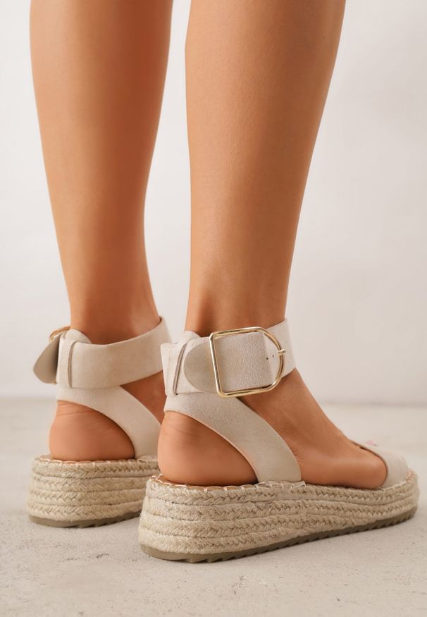 Born2be - Beżowe Sandały VICES z Ozdobną Klamrą i Jutową Platformą Riseth. Okazja: na co dzień. Zapięcie: klamry. Kolor: beżowy. Obcas: na platformie. Styl: elegancki, casual