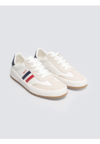 Big-Star - Sneakersy męskie białe TT174095 101. Okazja: na co dzień, na spacer. Nosek buta: okrągły. Zapięcie: sznurówki. Kolor: biały. Materiał: materiał, syntetyk, jeans, dresówka. Sport: fitness, turystyka piesza #5