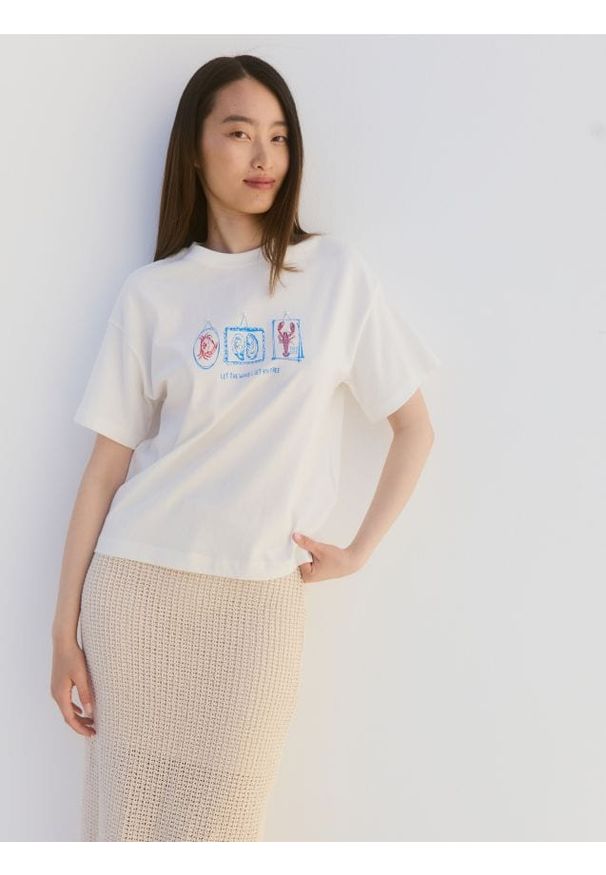 Reserved - Bawełniany t-shirt z nadrukiem - biały. Kolor: biały. Materiał: bawełna. Wzór: nadruk