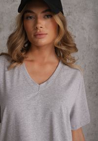 Renee - Szary T-shirt Bawełniany z Dekoltem w V Adozixie. Okazja: na co dzień. Kolor: szary. Materiał: bawełna. Styl: street, casual #4