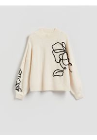 Reserved - Sweter oversize - kremowy. Kolor: kremowy. Materiał: dzianina