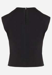 Born2be - Czarna Taliowana Bluzka Bez Rękawów z Guzikiem z Tyłu Redalisa. Okazja: na co dzień. Kolor: czarny. Materiał: jeans. Długość rękawa: bez rękawów. Styl: klasyczny, casual
