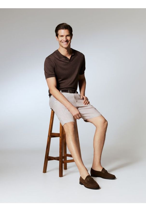 Reserved - Koszulka polo z Lyocellu - brązowy. Typ kołnierza: polo. Kolor: brązowy. Materiał: dzianina