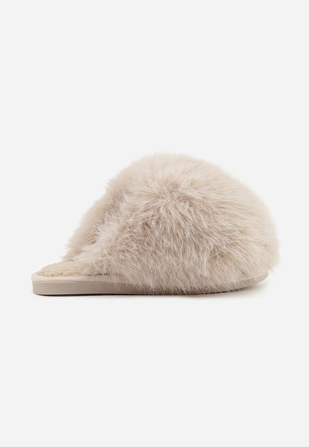 Born2be - Ciemnobeżowe Futrzane Kapcie z Długim Włosiem Anindria. Okazja: na co dzień, do domu. Kolor: beżowy. Materiał: futro. Styl: glamour, casual