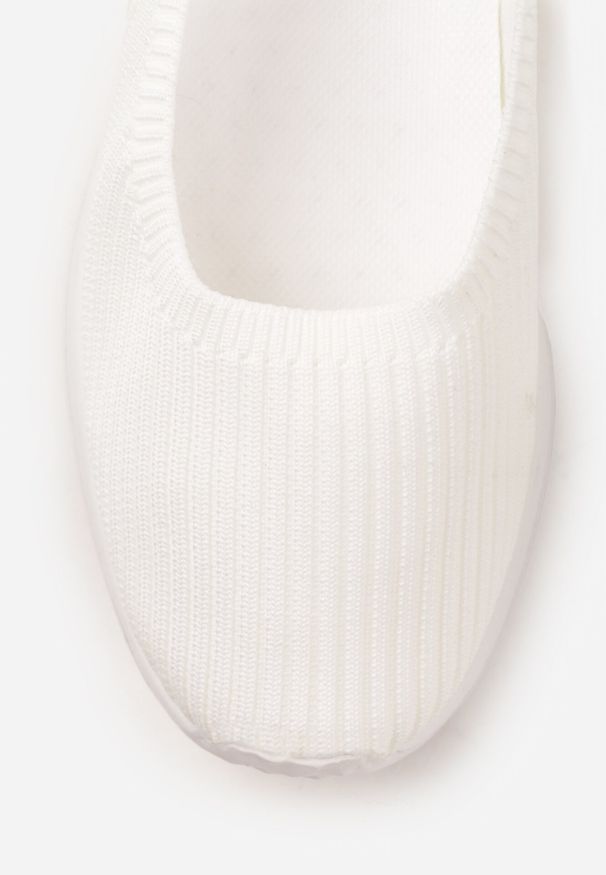 Born2be - Białe Tenisówki z Elastyczną Cholewką Uzane. Okazja: na spacer. Kolor: biały. Szerokość cholewki: normalna. Styl: sportowy