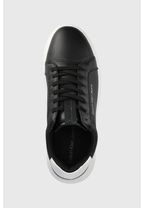 Calvin Klein Jeans sneakersy skórzane kolor czarny. Nosek buta: okrągły. Zapięcie: sznurówki. Kolor: czarny. Materiał: guma