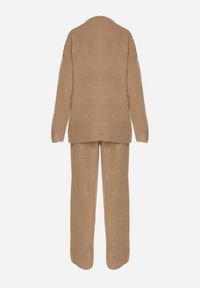 Born2be - Ciemnobeżowy Dzianinowy Komplet z Wełną Spodnie i Sweter Tesira. Kolor: beżowy. Materiał: wełna, dzianina. Sport: turystyka piesza #5