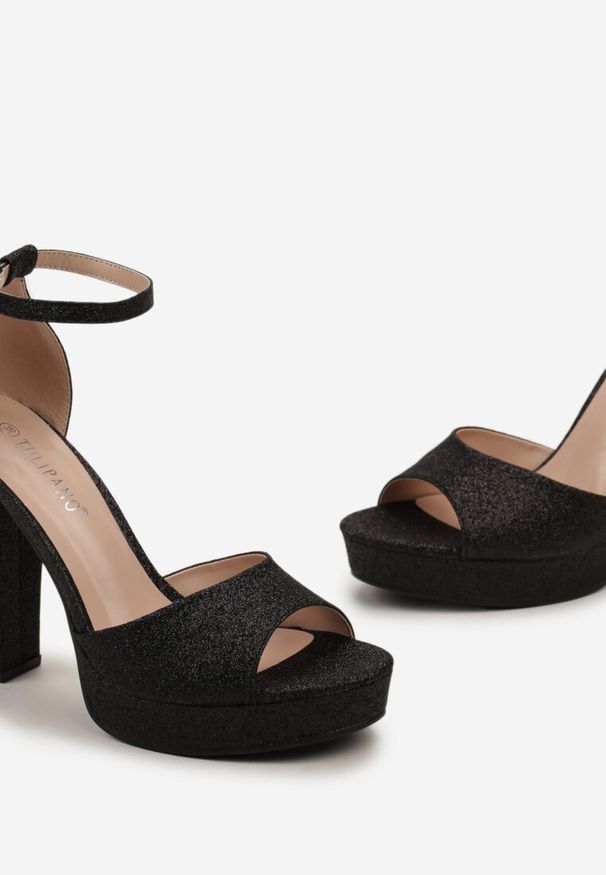 Renee - Czarne Sandały na Wysokim Słupku z Platformą Ozdobione Brokatem Palrial. Okazja: na co dzień. Kolor: czarny. Materiał: jeans. Wzór: aplikacja. Sezon: lato. Obcas: na platformie. Styl: wizytowy, casual. Wysokość obcasa: średni