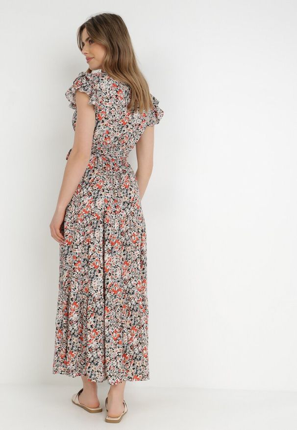 Born2be - Czarno-Biała Sukienka Rhenosyne. Okazja: na co dzień. Kolor: biały. Materiał: materiał. Wzór: kolorowy, kwiaty. Sezon: lato. Typ sukienki: kopertowe, rozkloszowane. Styl: casual. Długość: maxi