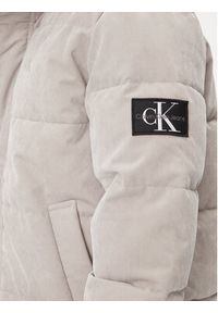 Calvin Klein Jeans Kurtka puchowa Corduroy J30J324059 Szary Regular Fit. Kolor: szary. Materiał: puch, syntetyk #4