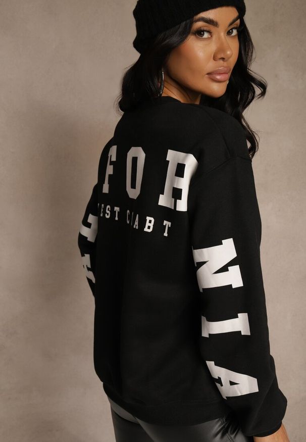 Renee - Czarna Bluza Ocieplana z Bawełną Ozdobiona Napisem Fezurra. Okazja: na co dzień. Kolor: czarny. Materiał: bawełna. Wzór: napisy, aplikacja. Styl: casual