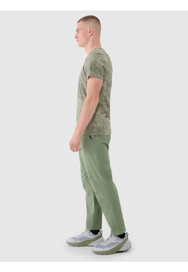 4f - 4F Spodnie casual męskie - khaki XXL. Okazja: na co dzień. Kolor: oliwkowy, brązowy, wielokolorowy. Materiał: bawełna, materiał, tkanina, elastan. Wzór: jednolity. Styl: casual