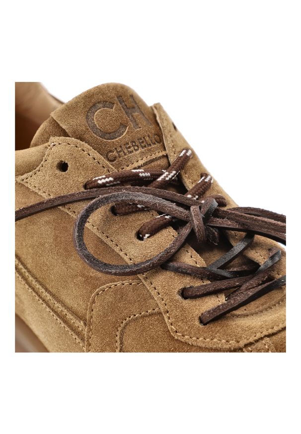 CheBello - Sneakersy damskie Chebello, skórzane z okrągłym noskiem na płaskiej podeszwie i sznurowane, brązowe, 4861. Okazja: na co dzień. Nosek buta: okrągły. Kolor: brązowy. Materiał: skóra. Obcas: na płaskiej podeszwie. Styl: casual, elegancki, klasyczny