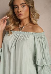 Renee - Niebieska Bluzka z Wiskozą Ozdobiona Falbanami Melzivia. Okazja: na co dzień, na spacer. Kolor: niebieski. Materiał: wiskoza. Wzór: aplikacja. Sezon: lato, wiosna. Styl: elegancki, casual #5