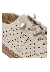 Półbuty damskie Vinceza, cholewka ze skóry naturalnej z perforacją zapewniającą przewiewność lekka podeszwa, beżowe, 79606. Okazja: na co dzień. Zapięcie: sznurówki. Kolor: beżowy. Materiał: skóra. Szerokość cholewki: normalna. Wzór: ażurowy. Sezon: wiosna, lato. Styl: casual, klasyczny, elegancki #6