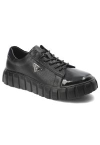Czarne Sneakersy Filippo Modne Buty Damskie. Okazja: na co dzień. Kolor: czarny. Materiał: materiał