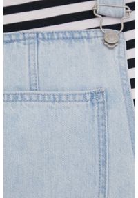 Tom Tailor sukienka jeansowa mini prosta. Kolor: niebieski. Materiał: jeans. Długość rękawa: na ramiączkach. Typ sukienki: proste. Długość: mini