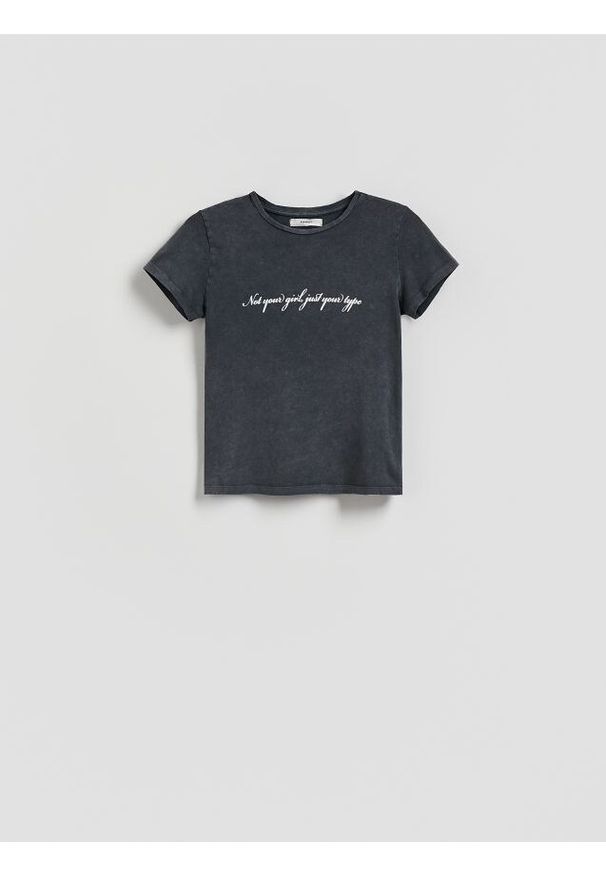 Reserved - T-shirt z nadrukowanym napisem - ciemnoszary. Kolor: szary. Materiał: dzianina, bawełna. Wzór: napisy
