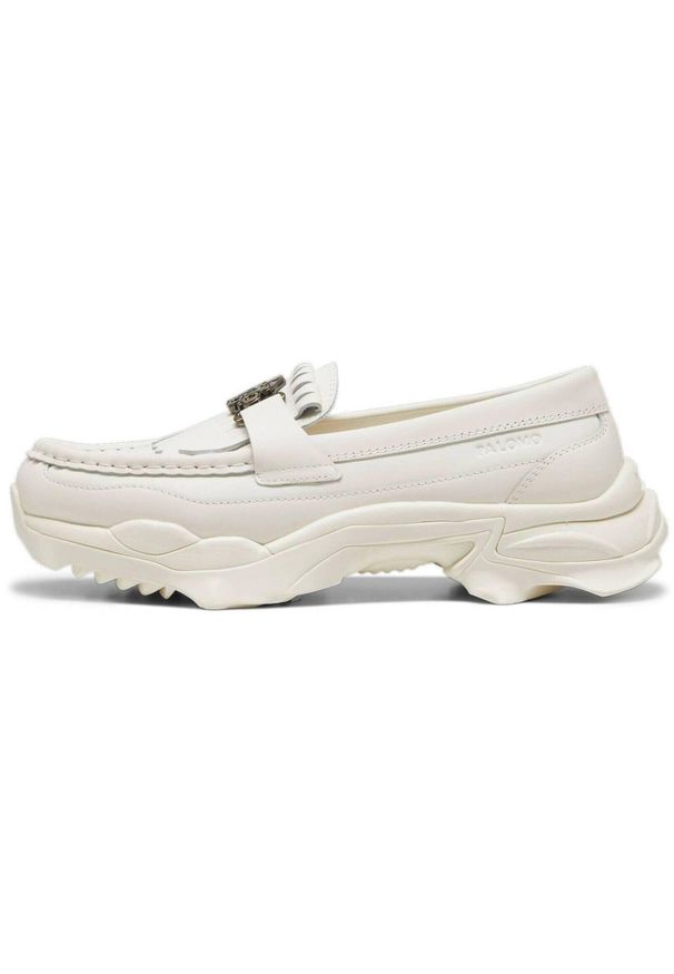 Buty Puma Nitefox Loafer L Palomo, Dla obu płci. Kolor: biały. Materiał: syntetyk, materiał. Sport: turystyka piesza