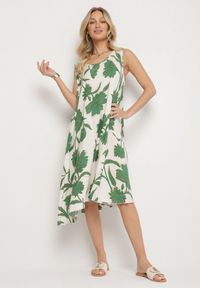 Born2be - Zielona Sukienka z Wiskozy z Wzorem w Kwiaty Bez Rękawów Orrulene. Okazja: na co dzień. Kolor: zielony. Materiał: wiskoza. Długość rękawa: bez rękawów. Wzór: kwiaty. Sezon: wiosna, lato. Styl: casual, klasyczny #1