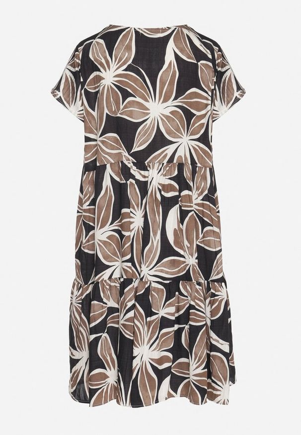 Born2be - Czarna Sukienka z Lnem o Rozkloszowanym Kroju z Wiązaniem z Frędzlami Fevione. Okazja: na co dzień. Typ kołnierza: dekolt w kształcie V. Kolor: czarny. Wzór: kwiaty. Typ sukienki: oversize. Materiał: len. Długość rękawa: krótki rękaw. Sezon: lato. Styl: boho, casual, wizytowy