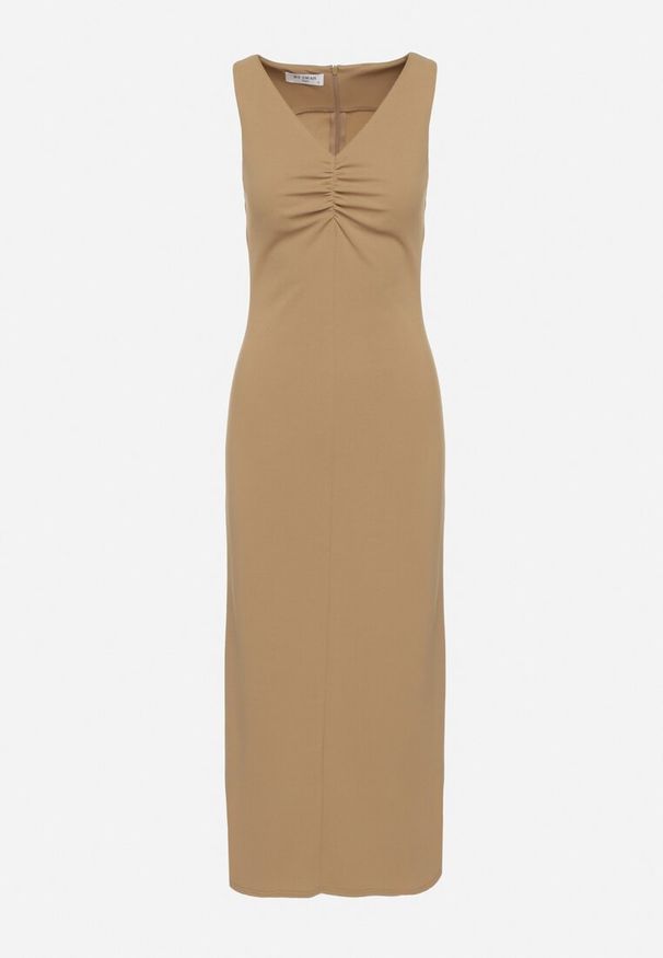 Born2be - Beżowa Dopasowana Sukienka z Wiskozą Ozdobiona Marszczeniem Siloria. Okazja: na co dzień. Typ kołnierza: dekolt w kształcie V. Kolor: beżowy. Materiał: wiskoza. Wzór: aplikacja. Sezon: lato. Typ sukienki: proste. Styl: casual, elegancki