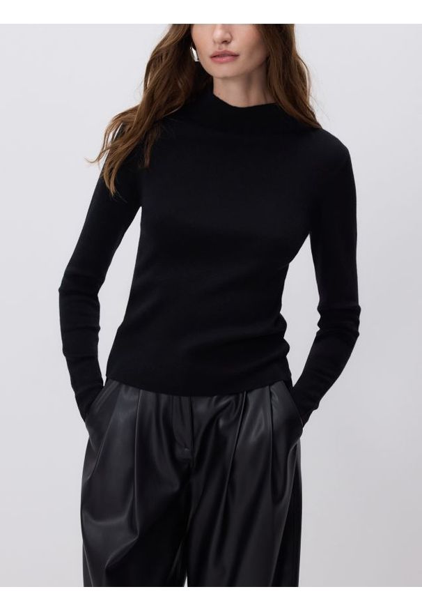 Reserved - Sweter z dodatkiem wełny - czarny. Kolor: czarny. Materiał: wełna