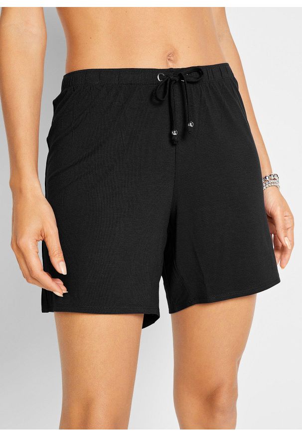 bonprix - Szorty plażowe z lejącej mieszanki wiskozy. Okazja: na plażę. Kolor: czarny. Materiał: wiskoza. Długość: długie