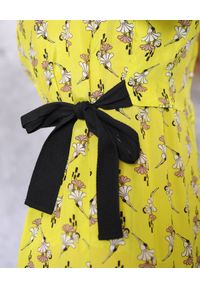 EMMA & GAIA - Sukienka maxi w kwiatowy print. Kolor: żółty. Materiał: materiał. Wzór: kwiaty, nadruk. Typ sukienki: sportowe. Styl: sportowy. Długość: maxi #5