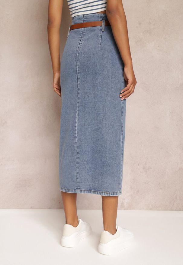 Renee - Granatowa Jeansowa Spódnica Ołówkowa z Dodatkowym Paskiem Caladyn. Okazja: na co dzień. Stan: podwyższony. Kolor: niebieski. Materiał: jeans. Styl: casual