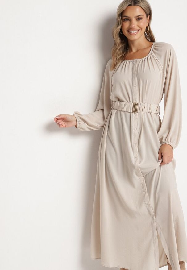 Born2be - Beżowa Sukienka Dorothoe. Okazja: na co dzień. Kolor: beżowy. Materiał: tkanina. Wzór: gładki, jednolity. Styl: klasyczny, elegancki, casual. Długość: maxi