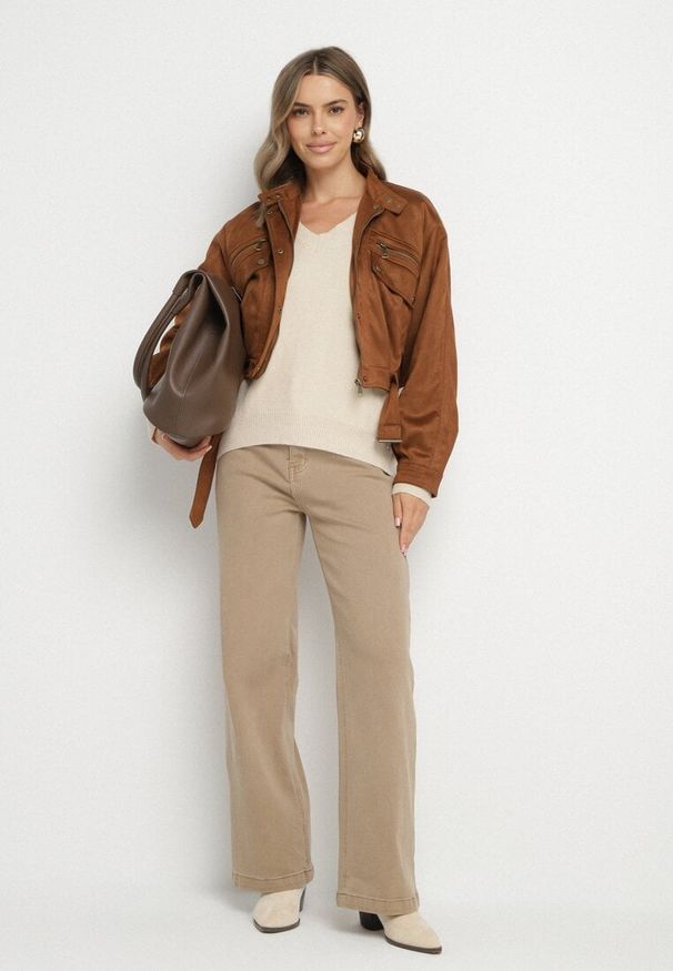 Born2be - Beżowe Szerokie Jeansy z Bawełny z Regularnym Stanem Nundria. Okazja: na spacer. Stan: podwyższony. Kolor: beżowy. Styl: elegancki, klasyczny