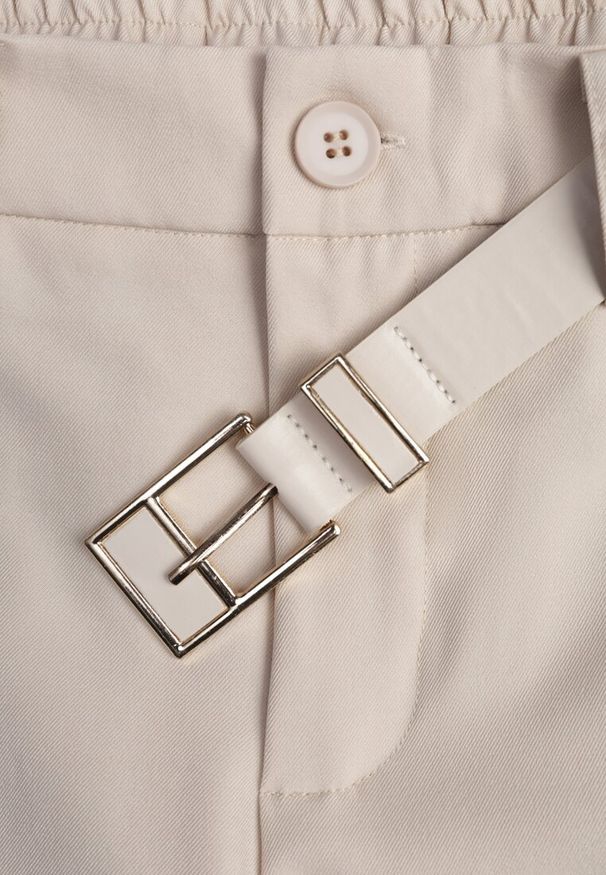 Renee - Beżowe Spodnie High Waist o Fasonie Cygaretek z Paskiem ze Sprzączką Glaclea. Stan: podwyższony. Kolor: beżowy. Styl: elegancki