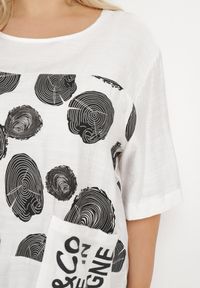 Born2be - Biały Bawełniany T-shirt z Nadrukiem i Kieszonką Lovelina. Kolor: biały. Materiał: bawełna. Wzór: nadruk. Styl: klasyczny, elegancki #3