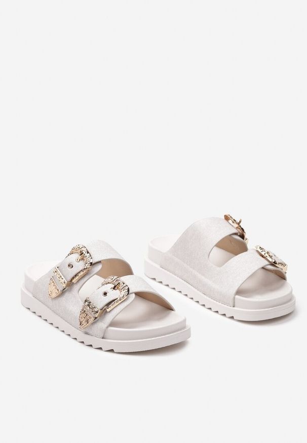 Born2be - Białe Płaskie Klapki z Regulowanymi Ozdobnymi Sprzączkami Lamicia. Kolor: biały. Materiał: jeans, len. Wzór: aplikacja. Styl: klasyczny