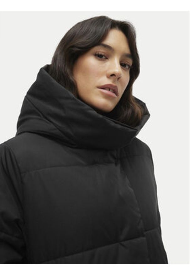 Vero Moda Kurtka zimowa Stella 10300030 Czarny Loose Fit. Kolor: czarny. Materiał: syntetyk. Sezon: zima
