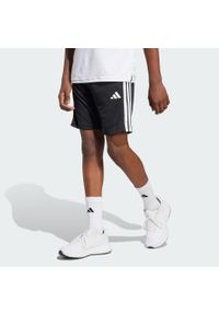 Adidas - Szorty dla dzieci z 3 paskami Train Essentials. Okazja: na uczelnię. Kolor: czarny, biały, wielokolorowy. Technologia: ClimaCool (Adidas). Styl: sportowy. Sport: joga i pilates