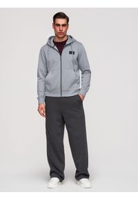 Ombre Clothing - Męska rozpinana bluza dresowa z kapturem i naszywką – szara V1 - Rozmiar: L. Okazja: na co dzień, do pracy, na spacer. Typ kołnierza: kaptur. Kolor: szary. Materiał: dresówka. Wzór: aplikacja. Styl: casual