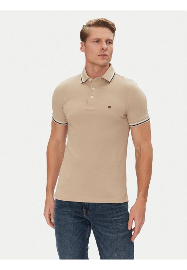 TOMMY HILFIGER - Tommy Hilfiger Polo Seasonal MW0MW39993 Beżowy Slim Fit. Typ kołnierza: polo. Kolor: beżowy. Materiał: bawełna